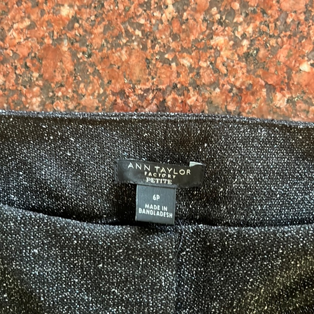 Beautiful Ann Taylor black pant/white flecks. 6P Excellent condition.